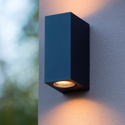 Lucide ZARO - Wandspot / Wandlamp Binnen/Buiten - 2xGU10 - IP65 - Zwart - sfeer 1